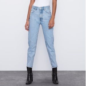 ZARA MOM FIT JEANS